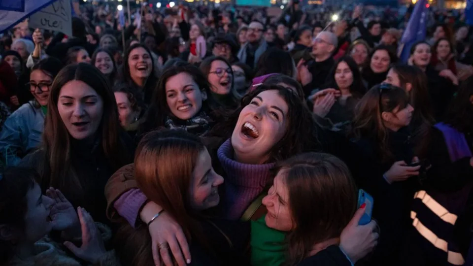 Francia Protege el Derecho al Aborto en su Constitución