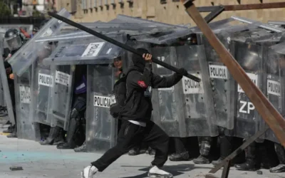 Marcha de la “Generación Z” en CDMX termina con confrontaciones; presidenta reprueba violencia