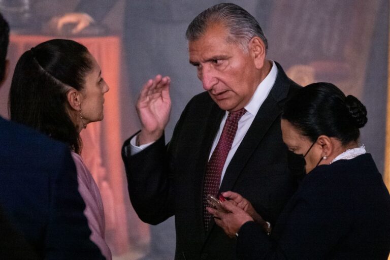 Sheinbaum se deslinda de la salida de Adán Augusto del Senado y aclara que fue decisión personal