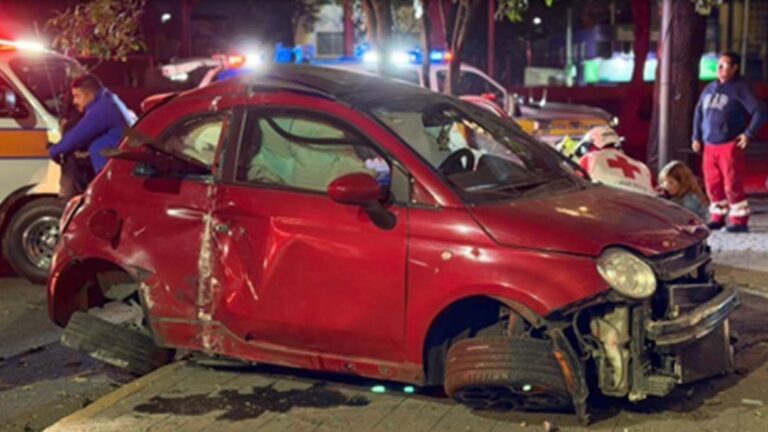 Choque en Circuito Interior deja dos lesionados leves en Azcapotzalco