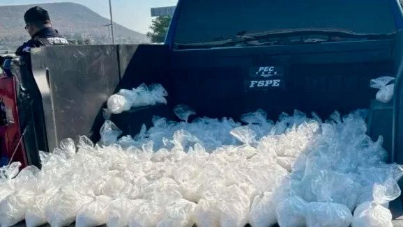 Operativo en la autopista Querétaro–Salamanca deja 179 bolsas de cristal aseguradas