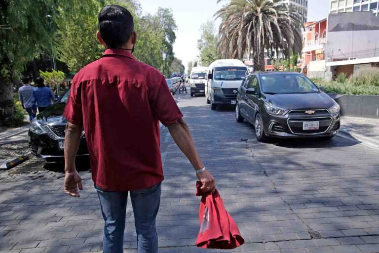 Franeleros en Coyoacán: entre la informalidad y las nuevas sanciones
