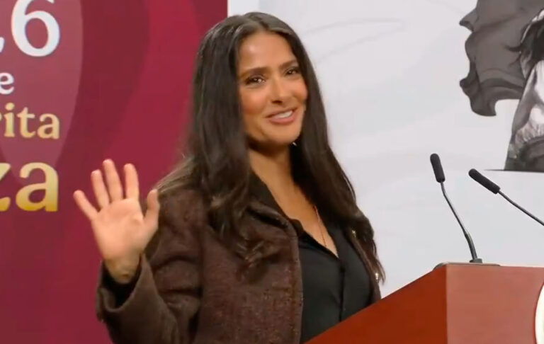 Salma Hayek destaca incentivos al cine y respalda a Sheinbaum