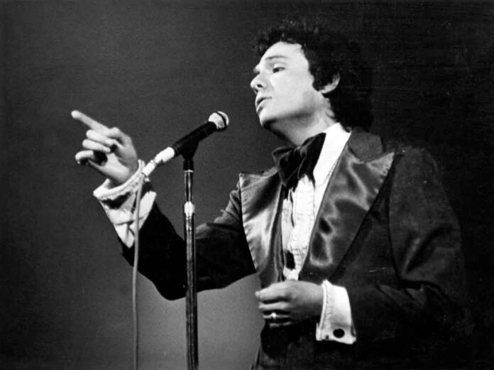 La vida de José José foto de el joven