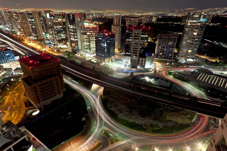 Sheinbaum fija como meta elevar la inversión pública al 2% del PIB para reactivar la economía