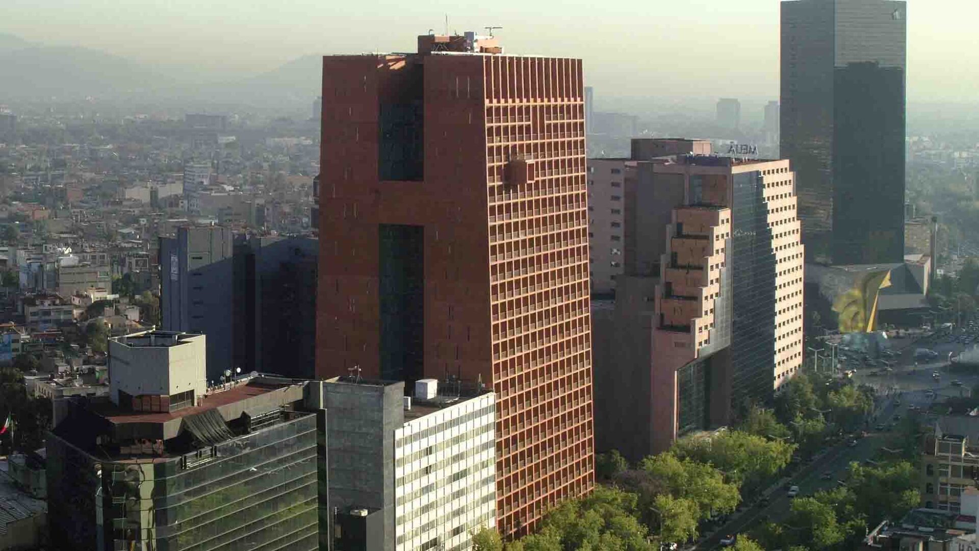 caída en Reforma 27 se investiga