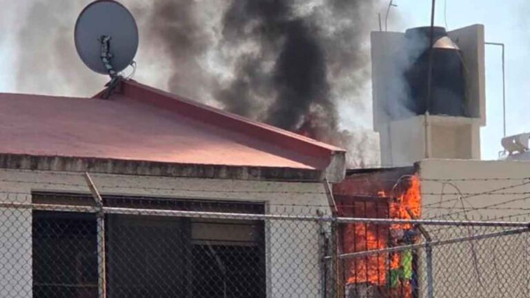 Incendio en vivienda de Coyoacán moviliza a bomberos; no hay lesionados