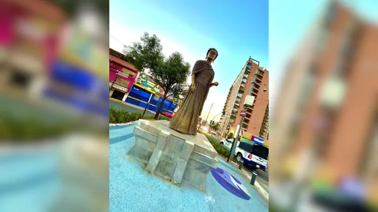 Escultura de Frida Kahlo en Coyoacán rumbo al Mundial 2026