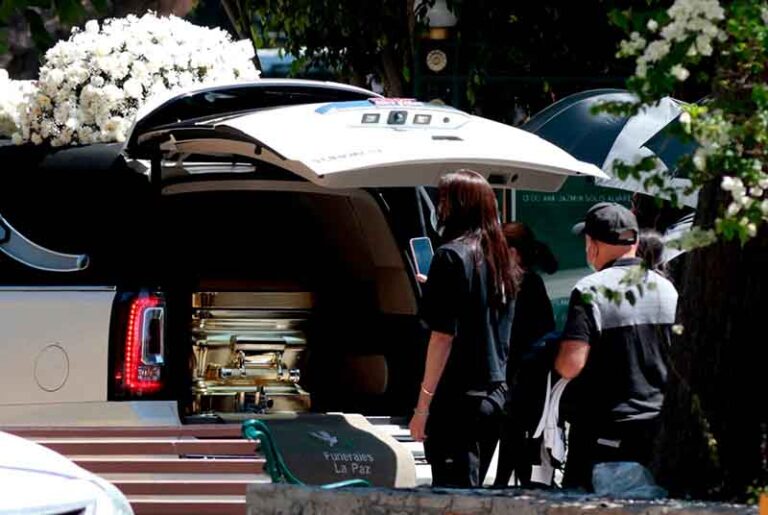 Funeral de “El Mencho”, Ataúd dorado, ofrendas masivas y presencia de la GN