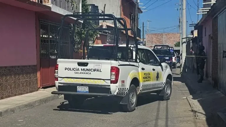 Irrumpen casa en Salamanca, se llevan a un hombre y provocan incendio