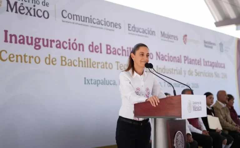 Sheinbaum anuncia apoyo universal para útiles escolares