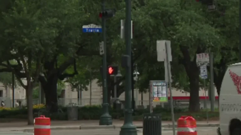 Tiroteo en el centro de Houston deja a un hombre herido