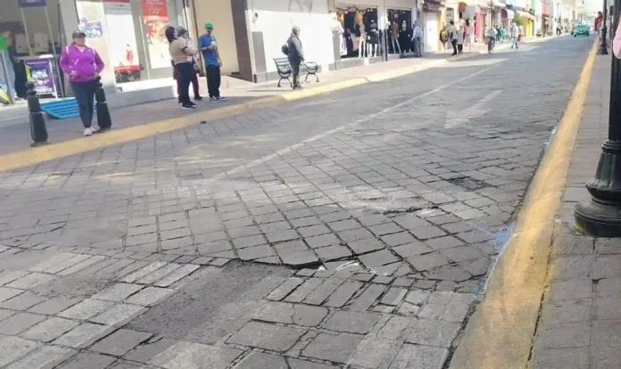 calle juarez en salamanca en mal estado